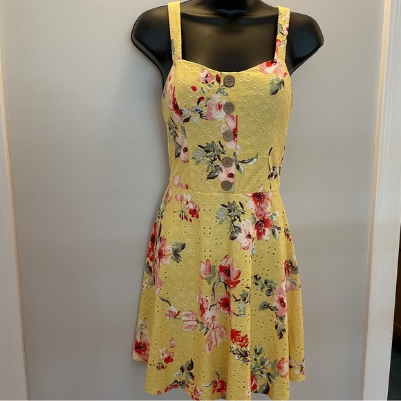 Size M BCX casual summer dress in a comfortable and cool fabric - Picture 4 of 5